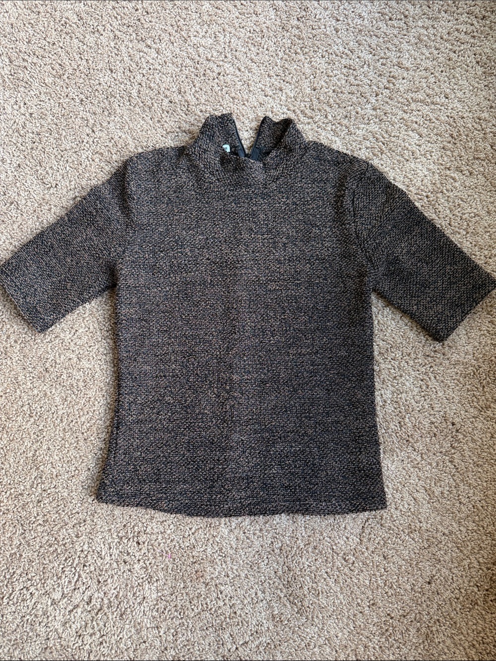 Zara Short-Sleeve Mock Neck Top in Heathered Brown